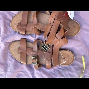Italian Leather Strappy Flat sandals 7.5 NWT